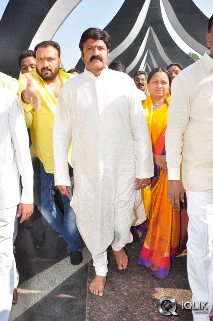 NTR-Family-Visit-to-NTR-Ghat-2016